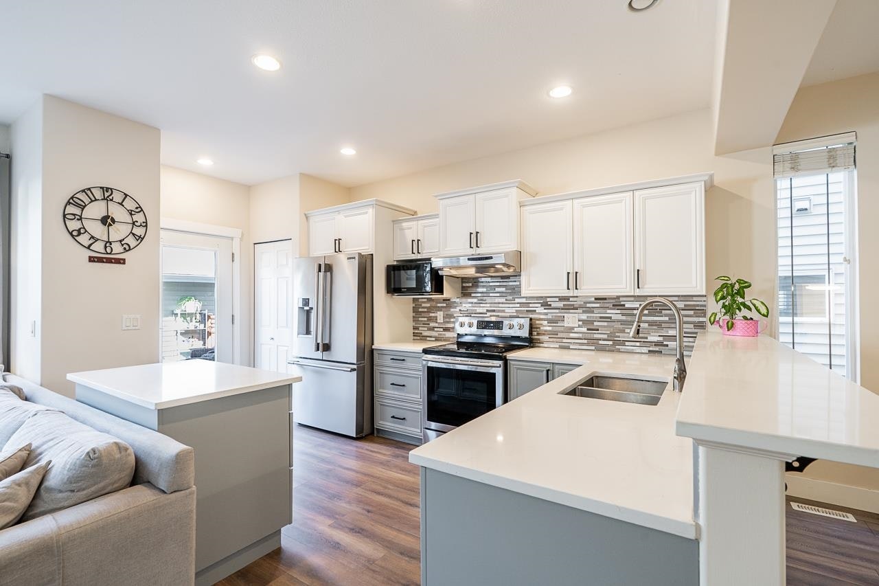 15163 61a Avenue, Surrey, BC, V3S 5J7 - 13