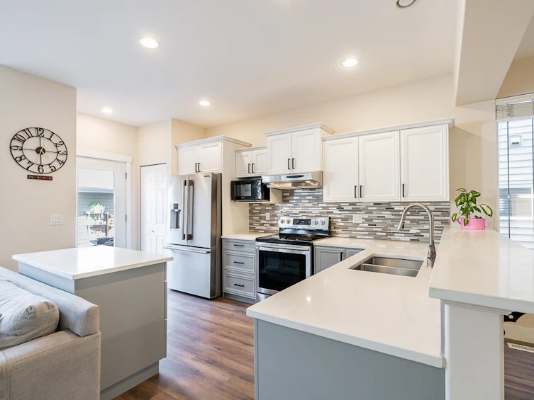 15163 61a Avenue, Surrey, BC, V3S 5J7 - 13
