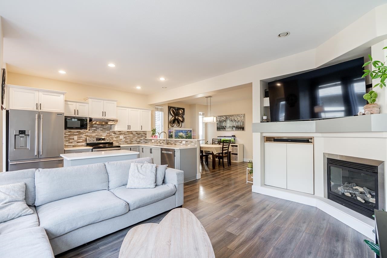 15163 61a Avenue, Surrey, BC, V3S 5J7 - 11