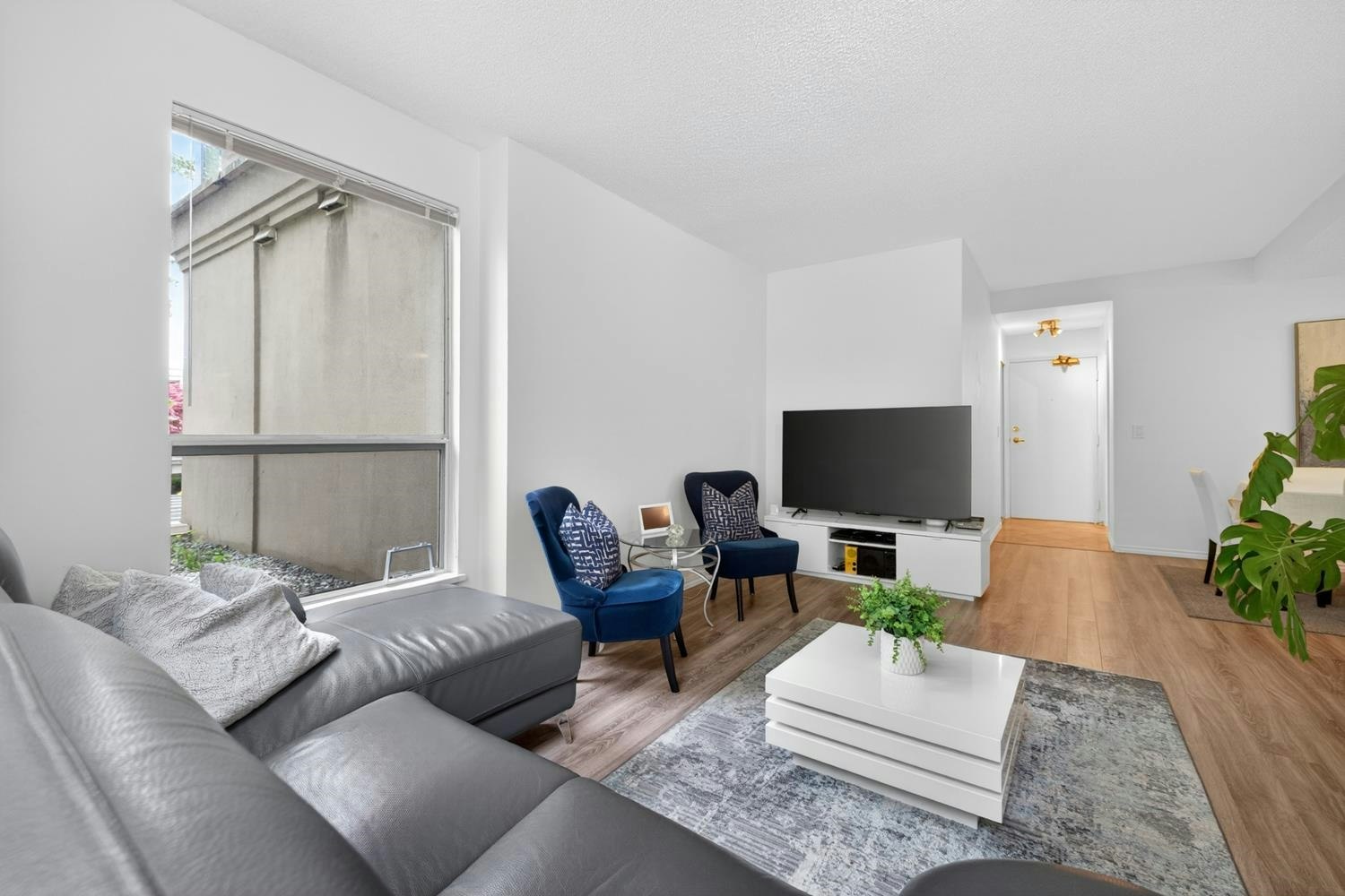 201-2668 Ash Street - 5