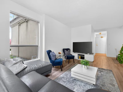 201-2668 Ash Street - 5