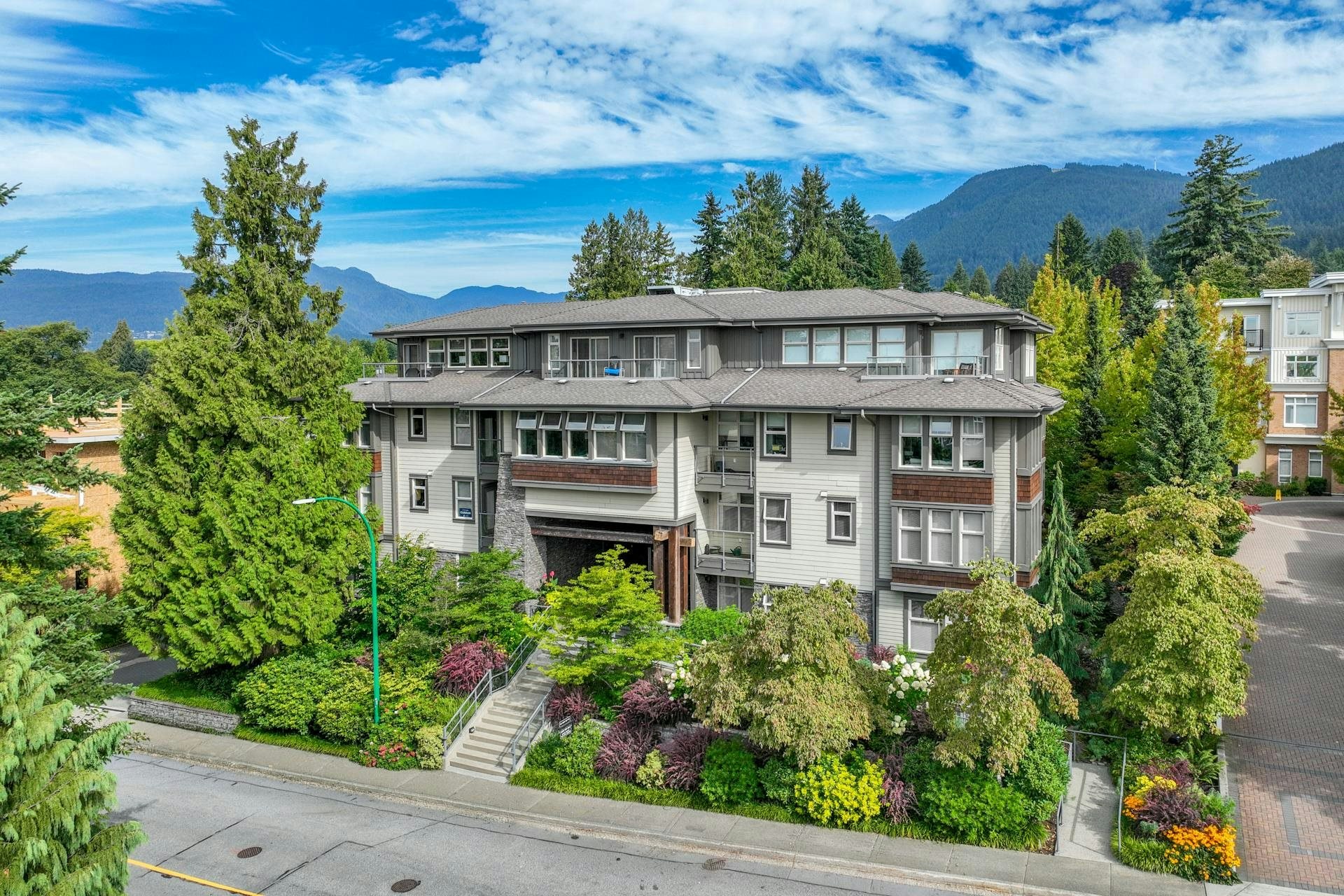 206-188 W 29th Street, North Vancouver, BC, V7N 0A2