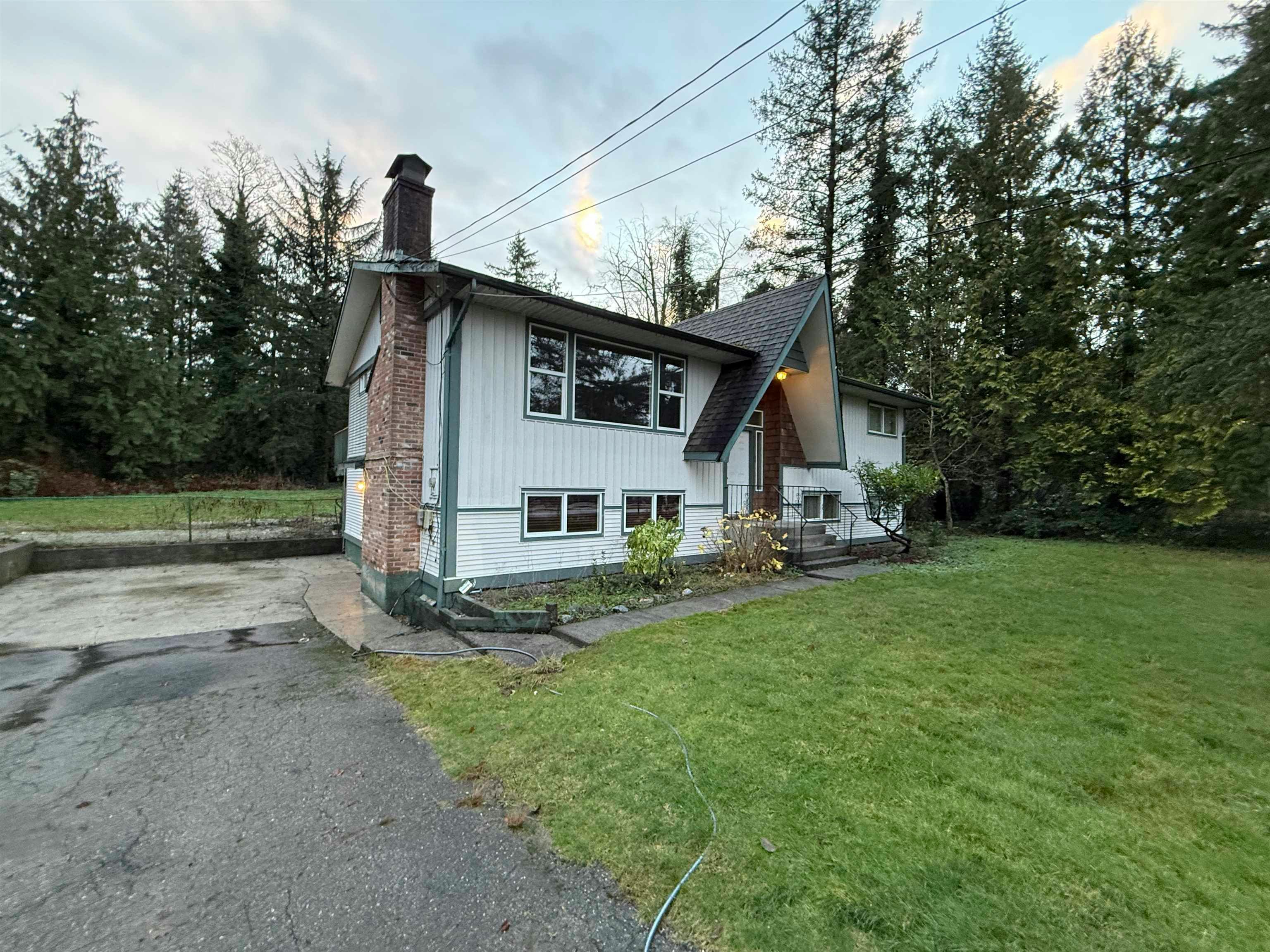 19371 76 Avenue, Surrey, BC, V4N 6C6