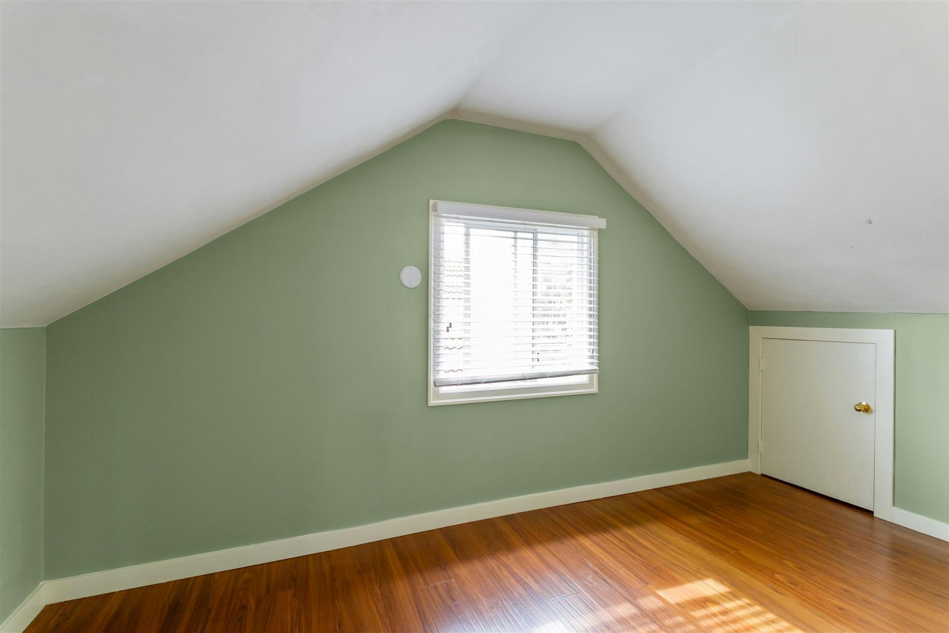 2119 E 30th Avenue, Vancouver, BC, V5N 3A5 - 11