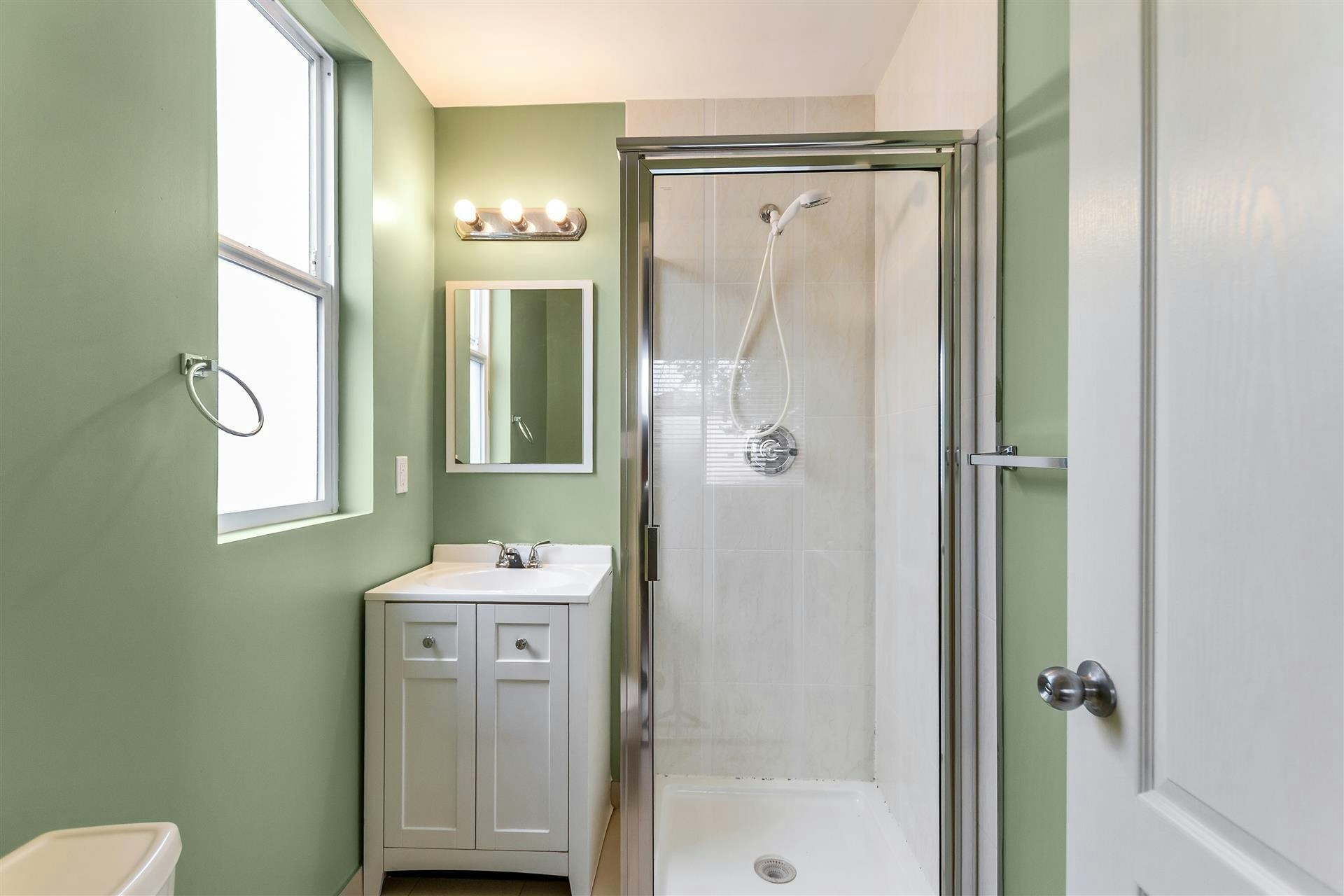 2119 E 30th Avenue, Vancouver, BC, V5N 3A5 - 7