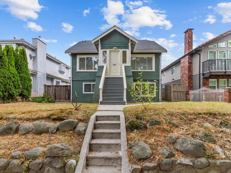 2119 E 30th Avenue, Vancouver, BC, V5N 3A5