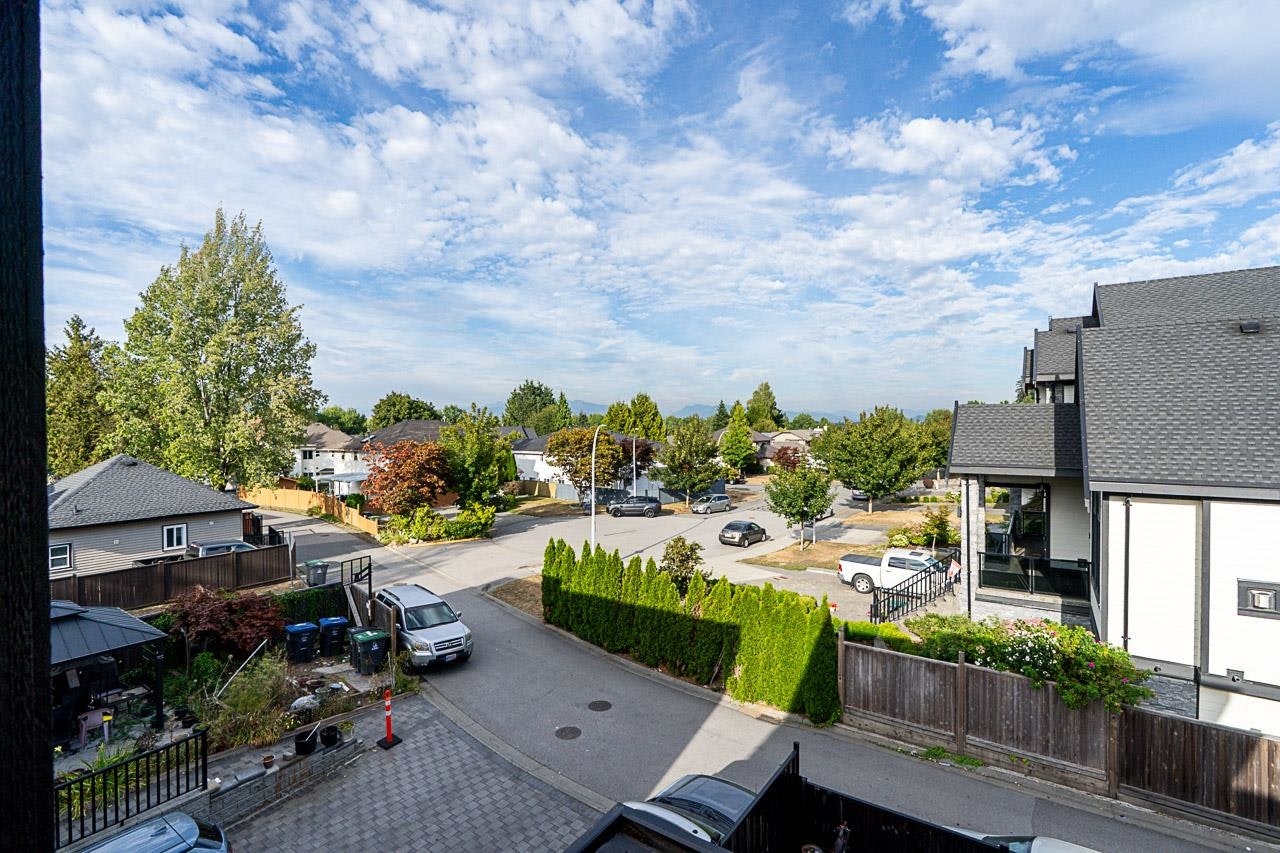 9342 156 Street, Surrey, BC, V3R 4L2 - 32