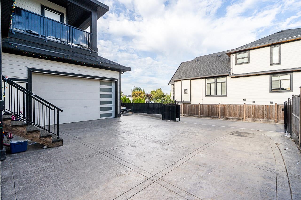 9342 156 Street, Surrey, BC, V3R 4L2 - 38