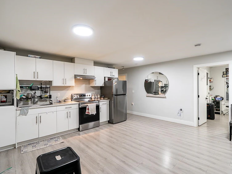 9342 156 Street, Surrey, BC, V3R 4L2 - 35