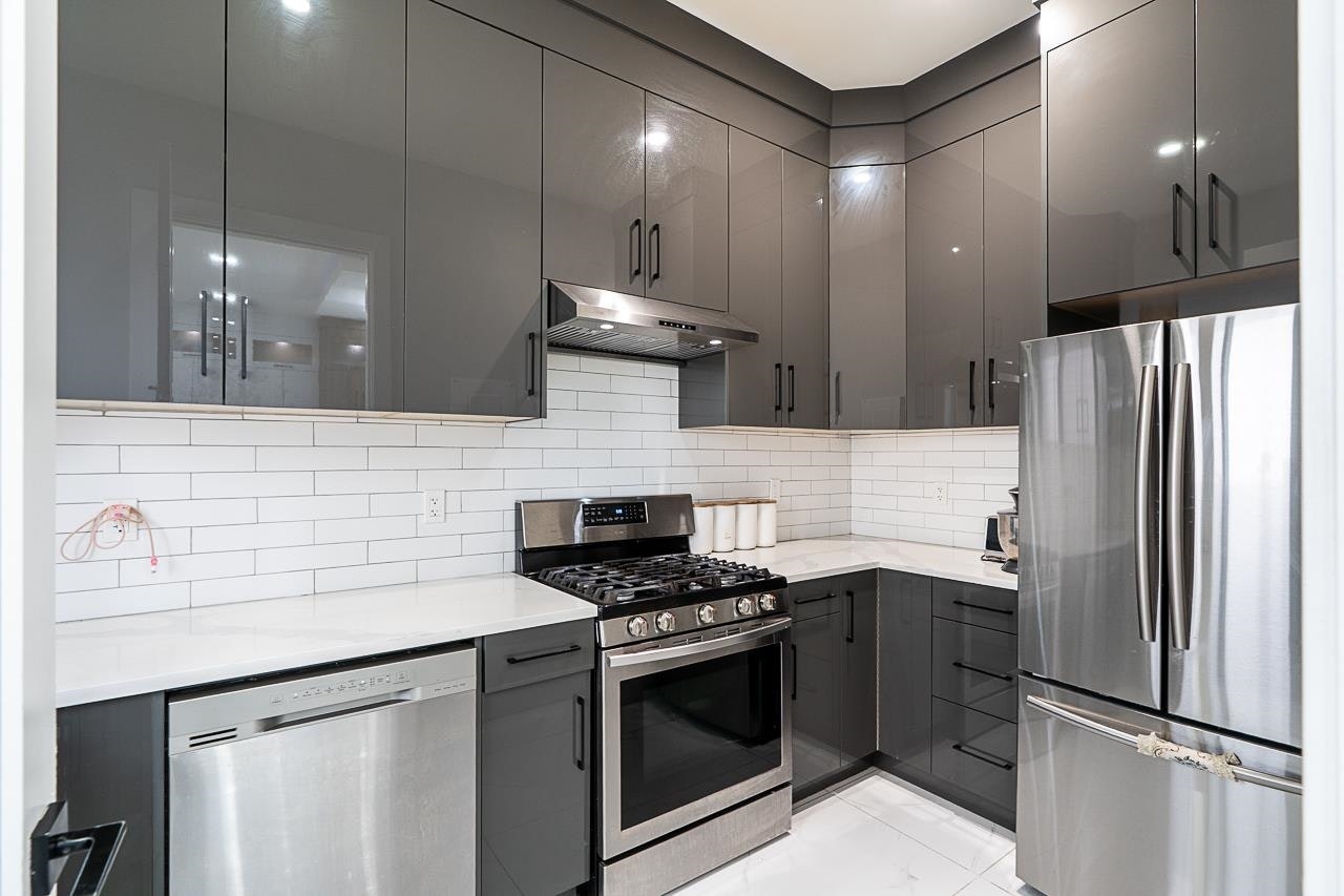9342 156 Street, Surrey, BC, V3R 4L2 - 16