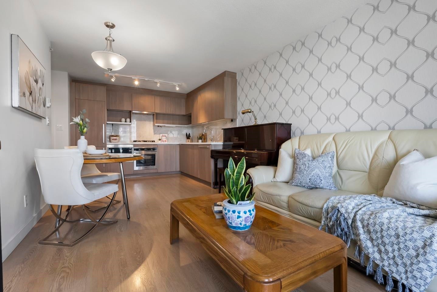 3908-13696 100 Avenue - 4