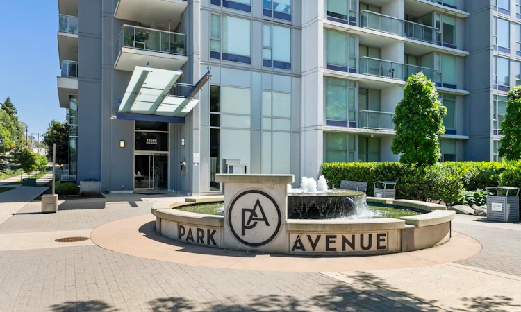 3908-13696 100 Avenue