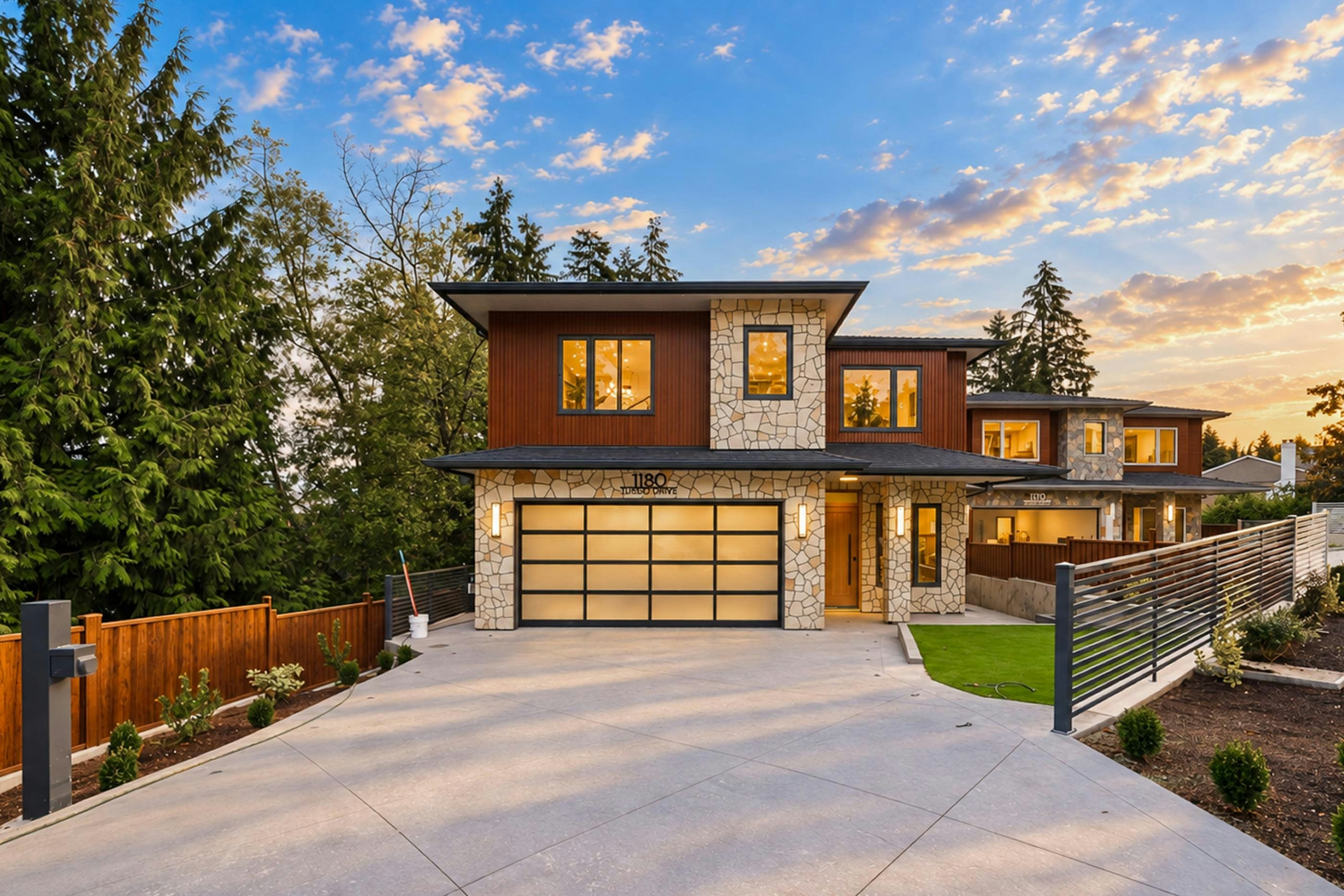 1180 Tuxedo Drive, Port Moody, BC, V3H 1L4
