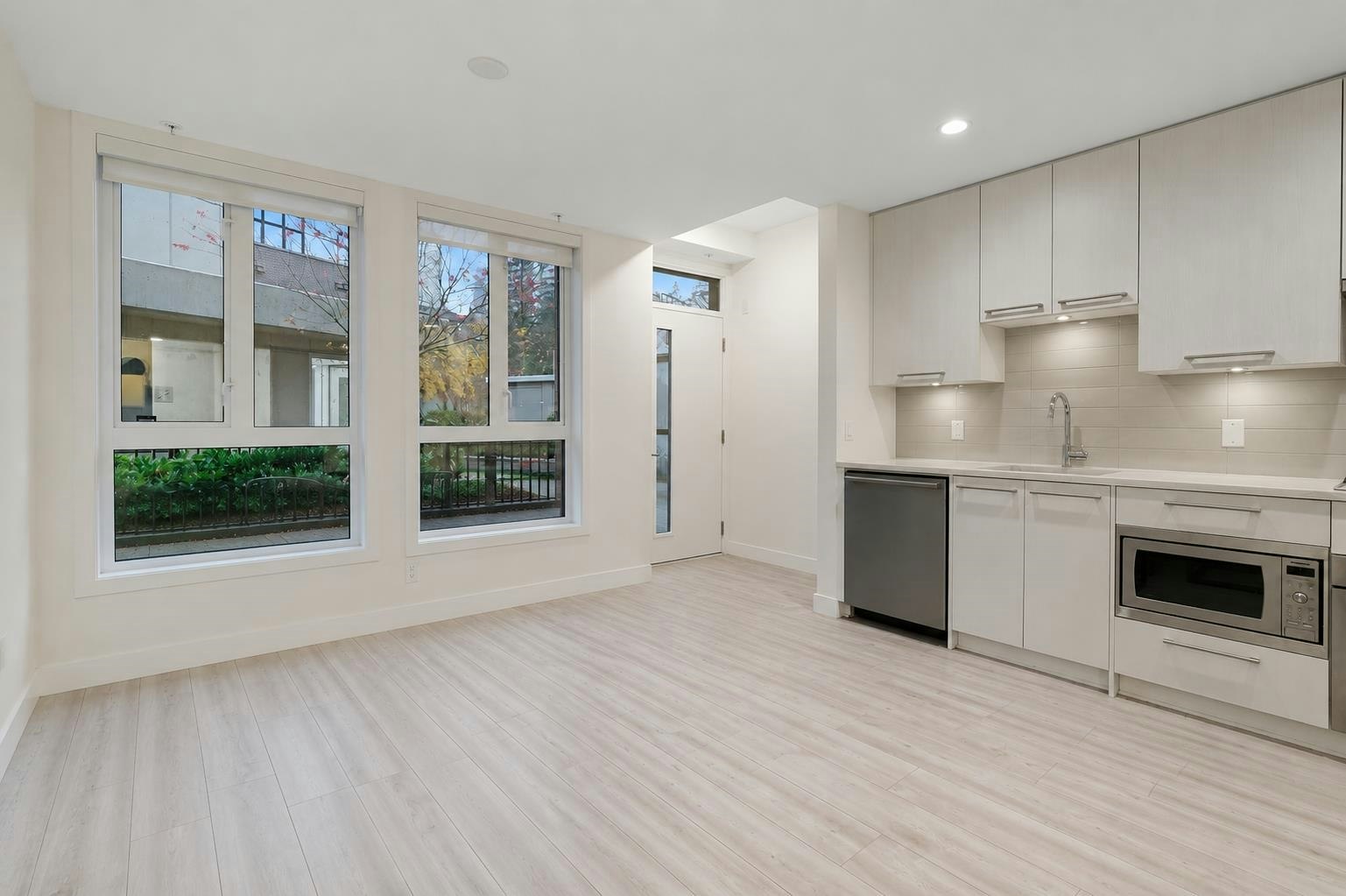 124-2035 Glenaire Street - 5