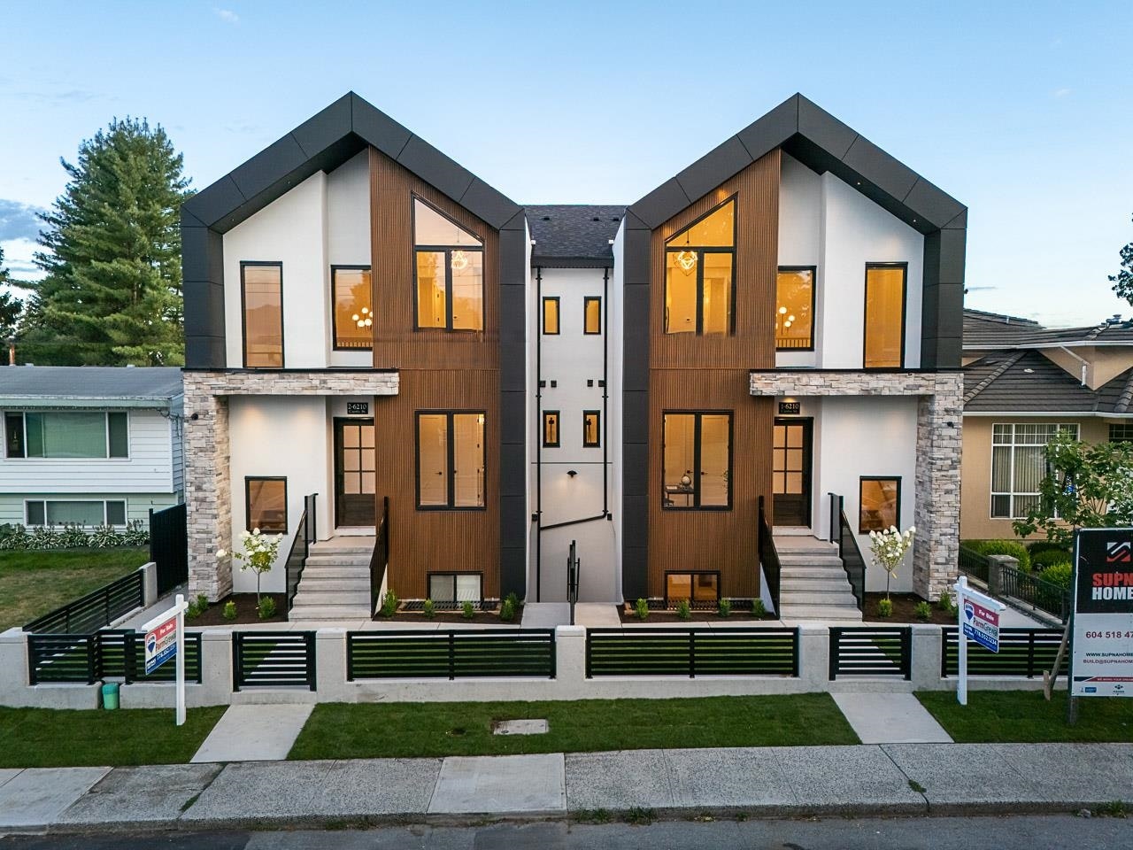 2-6210 Curtis Street, Burnaby, BC, V5B 2A5