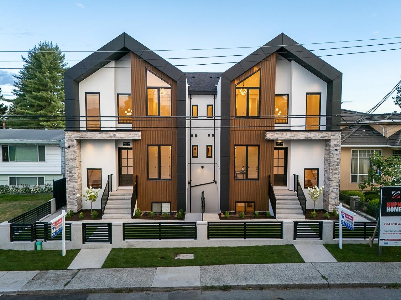 2-6210 Curtis Street, Burnaby, BC, V5B 2A5