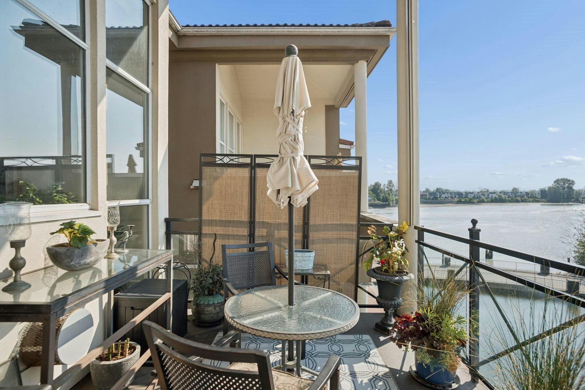 401-2 Renaissance Square, New Westminster, BC, V3M 6K3 - 21