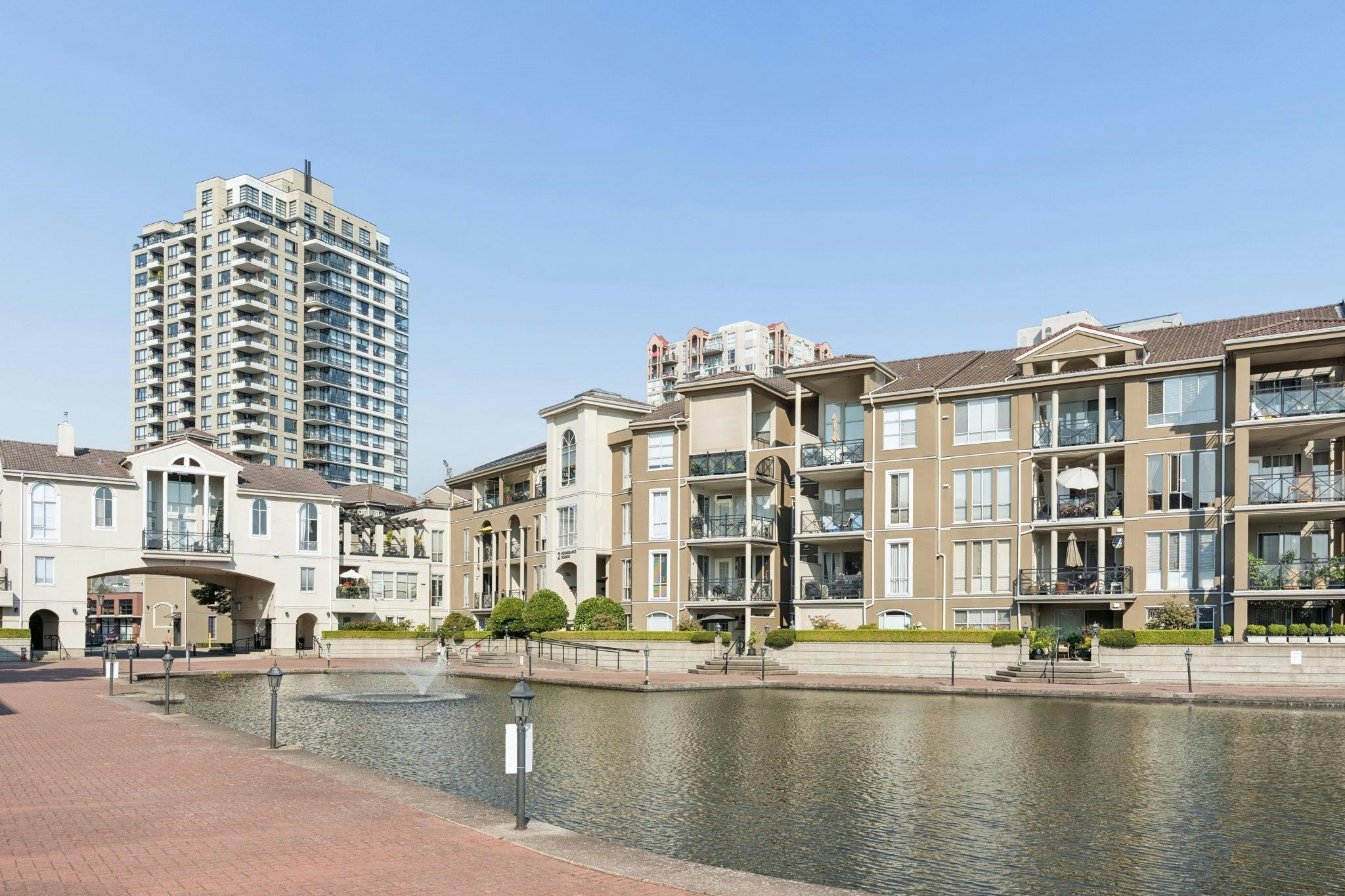 401-2 Renaissance Square, New Westminster, BC, V3M 6K3 - 28