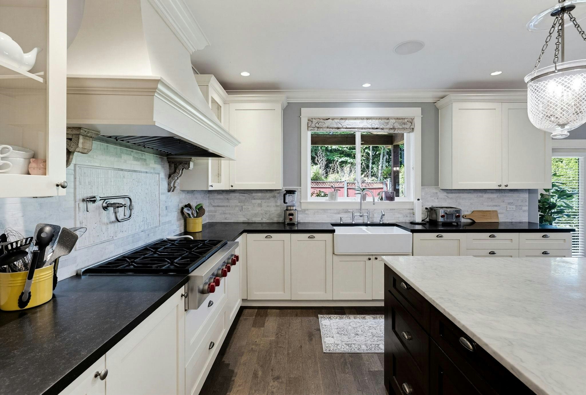 930 Selkirk Crescent, Coquitlam, BC, V3J 6E5 - 10