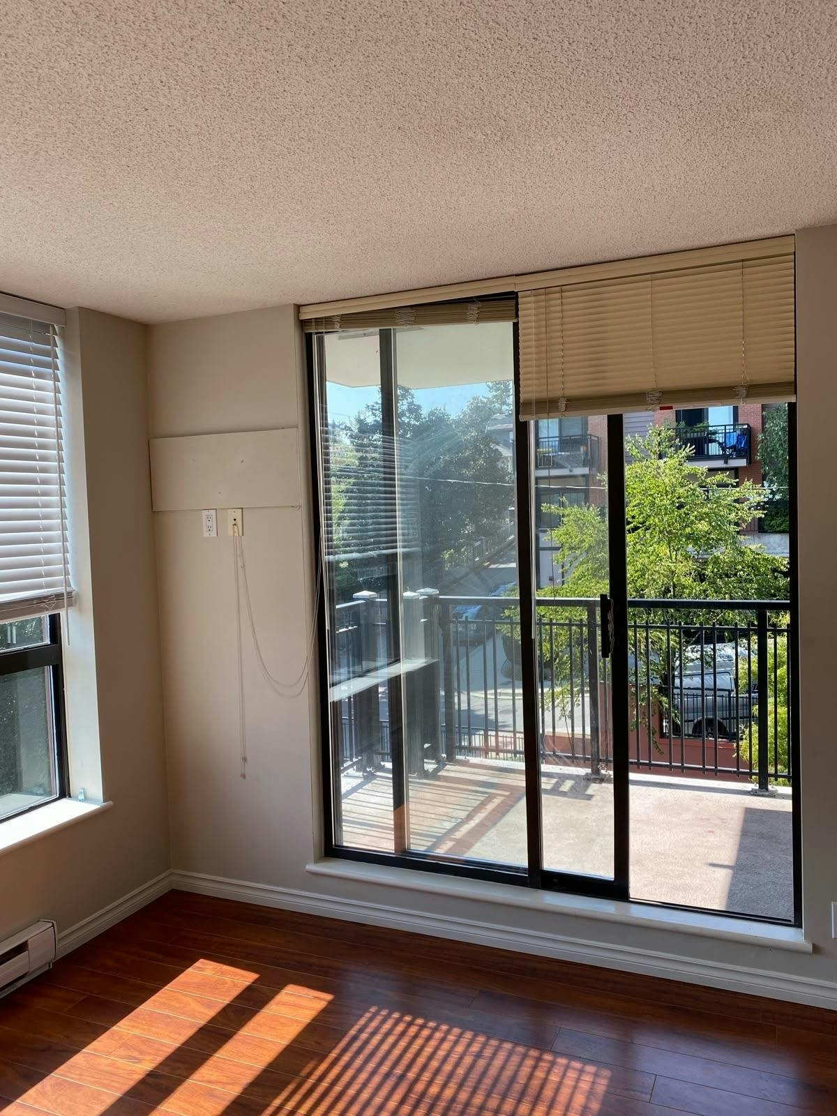 301-833 Agnes Street, New Westminster, BC, V3M 0B1 - 2