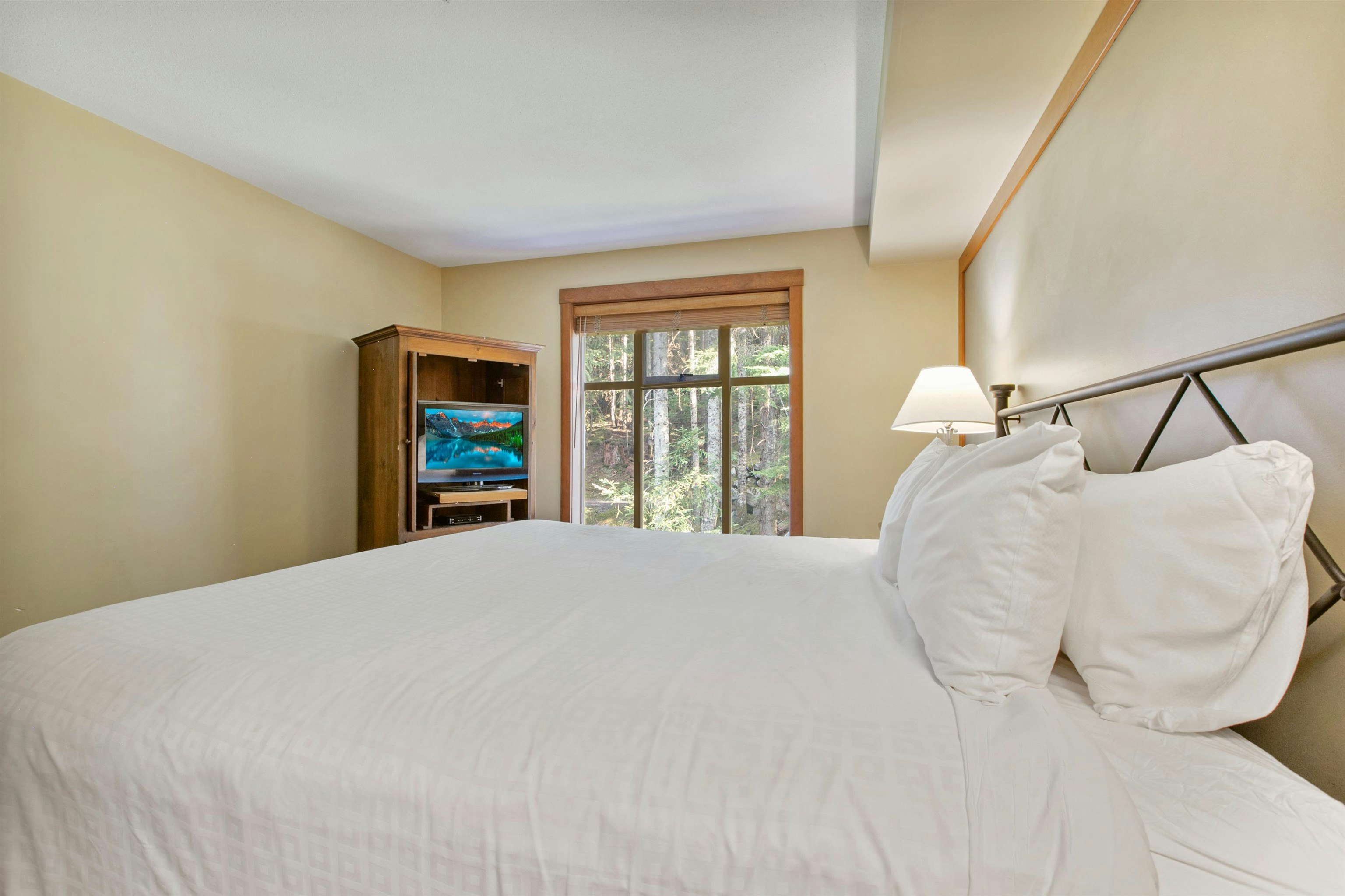 310G2-4653 Blackcomb Way, Whistler, BC, V8E 0Y9 - 12
