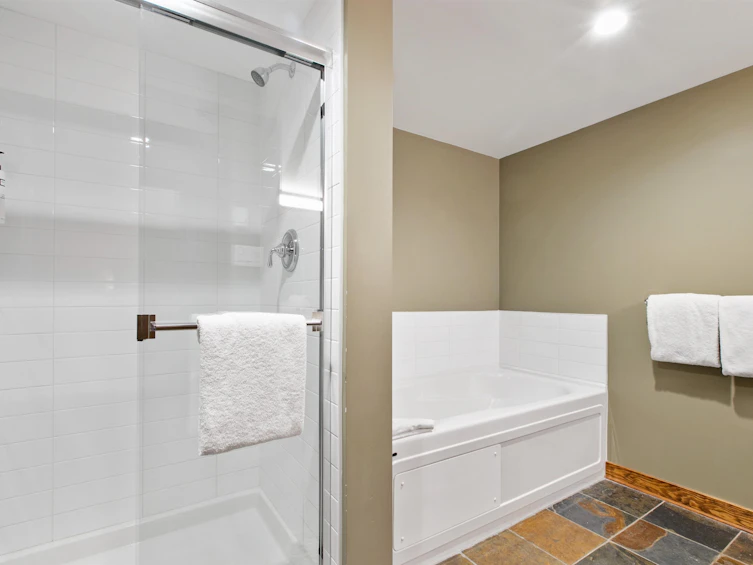 310G2-4653 Blackcomb Way, Whistler, BC, V8E 0Y9 - 14