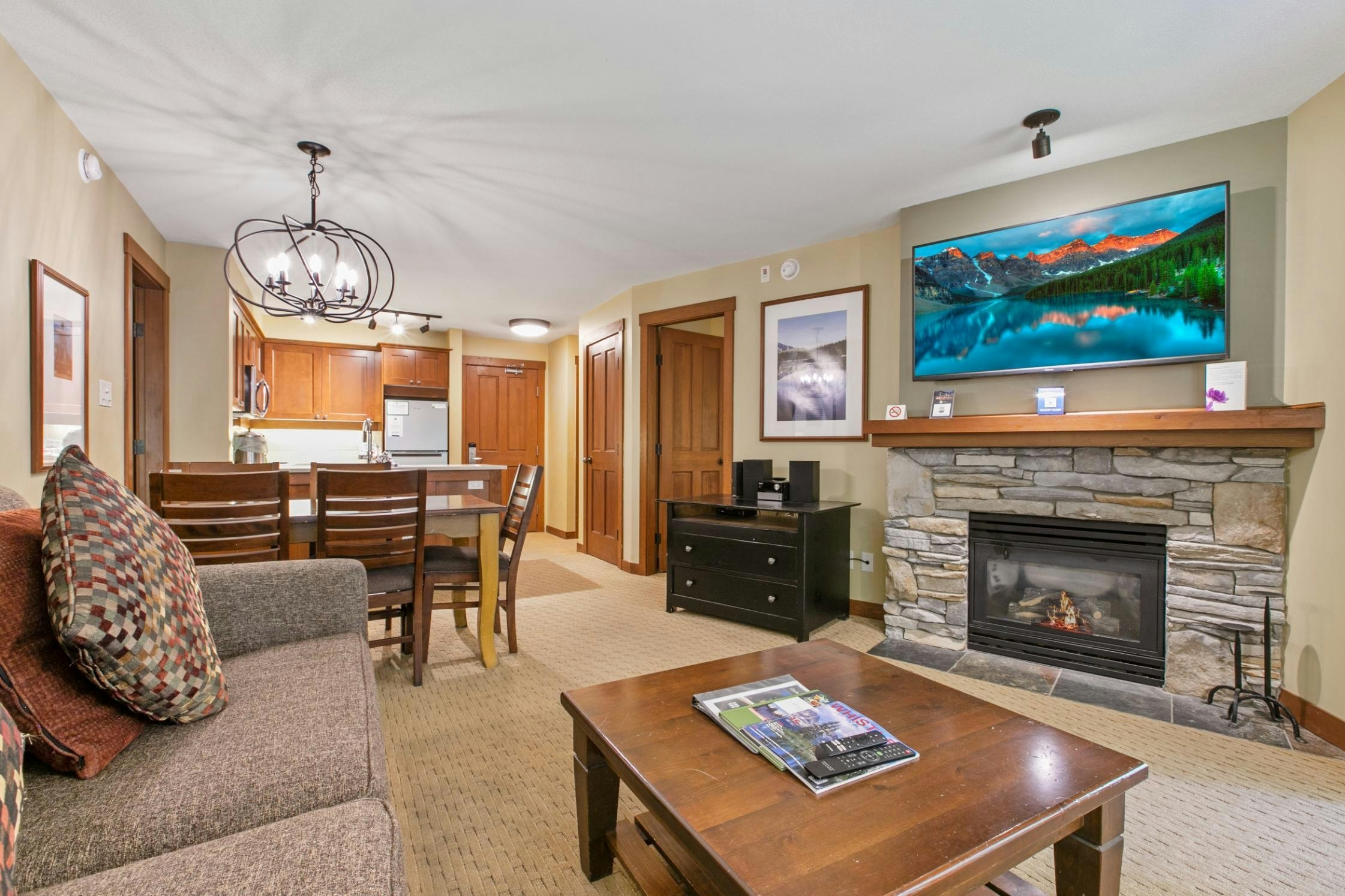 310G2-4653 Blackcomb Way - 2
