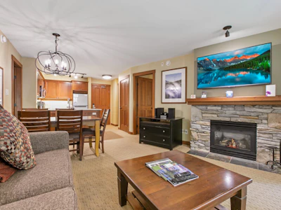 310G2-4653 Blackcomb Way - 2