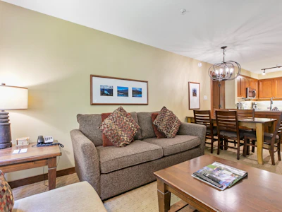 310G2-4653 Blackcomb Way - 3