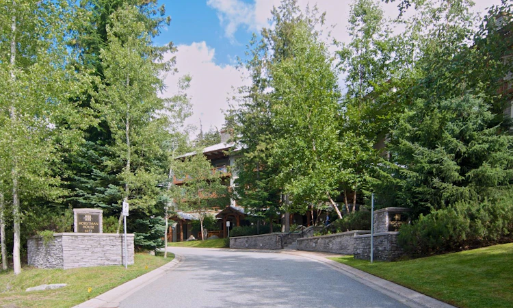 310G2-4653 Blackcomb Way