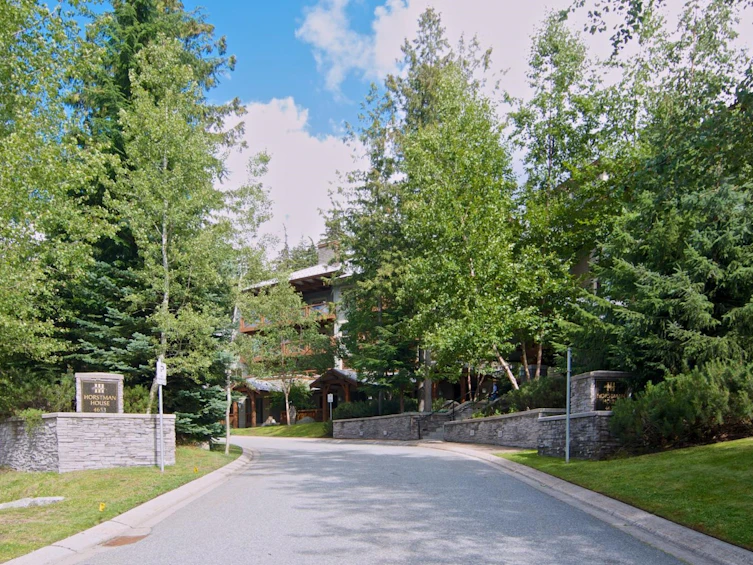 310G2-4653 Blackcomb Way, Whistler, BC, V8E 0Y9