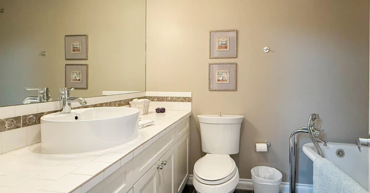 Withheld Withheld, North Vancouver, BC, V7P 2J7 - 21