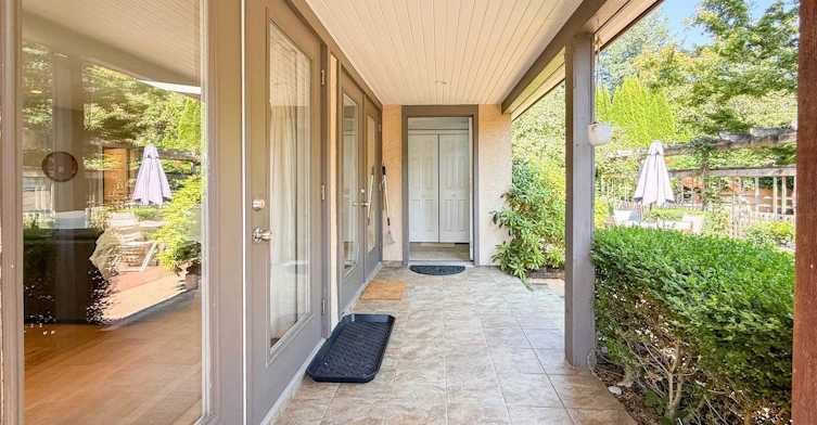 Withheld Withheld, North Vancouver, BC, V7P 2J7 - 3