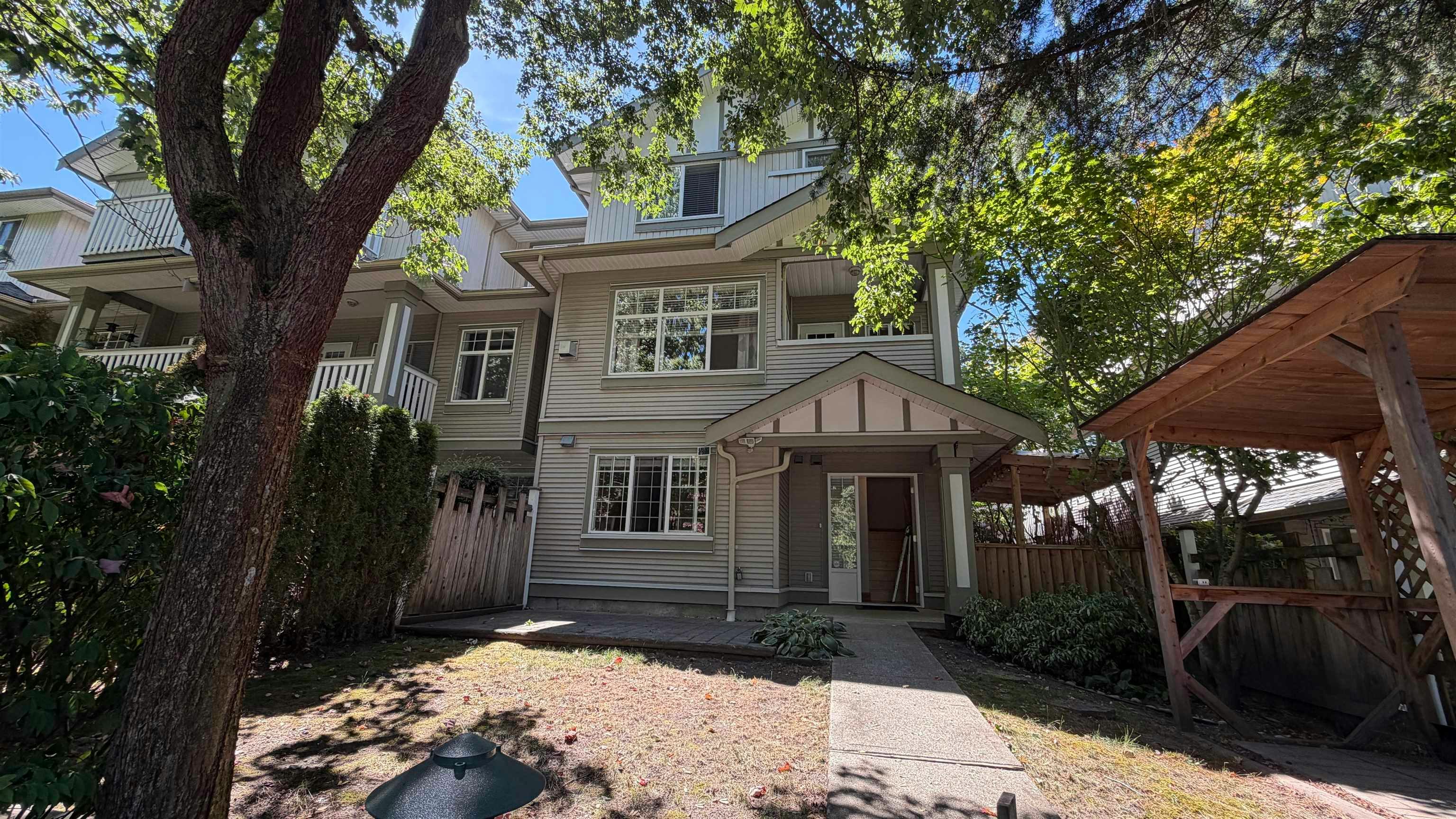 6-2733 Parkway Drive, Surrey, BC, V4P 3P7