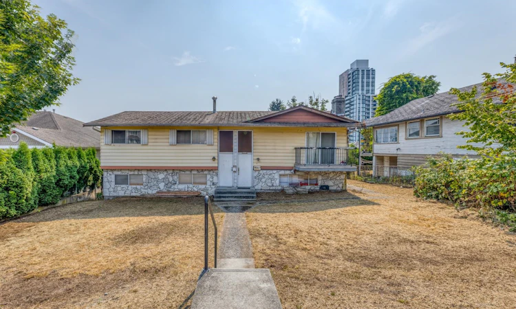 920 Harris Avenue