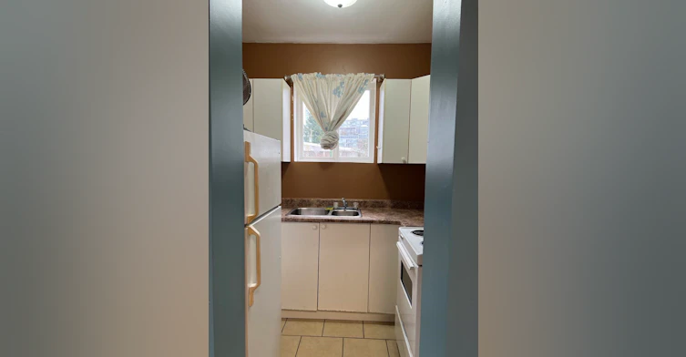 5630 Oben Street, Vancouver, BC, V5R 4P3 - 3