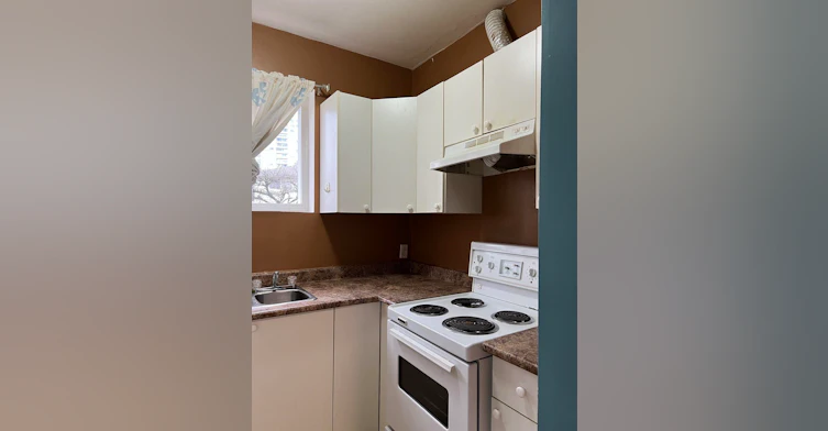 5630 Oben Street, Vancouver, BC, V5R 4P3 - 2