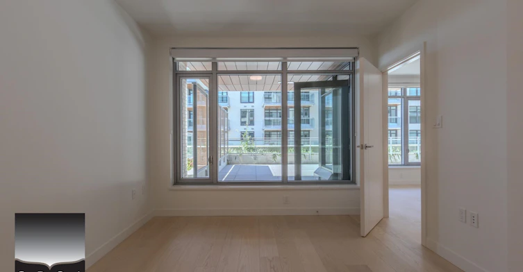 305-777 Harbour Way, North Vancouver, BC, V7P 0G2 - 7