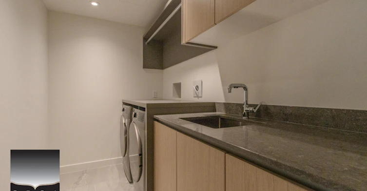 305-777 Harbour Way, North Vancouver, BC, V7P 0G2 - 12