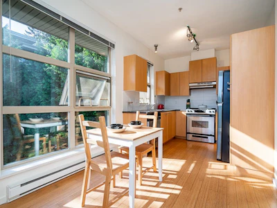 516-9319 University Crescent - 2