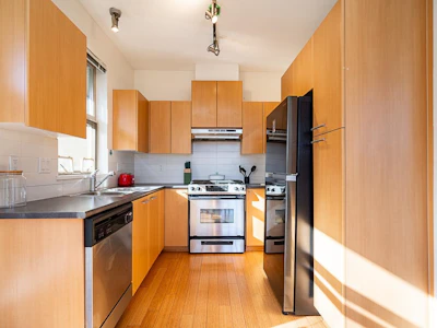 516-9319 University Crescent - 3