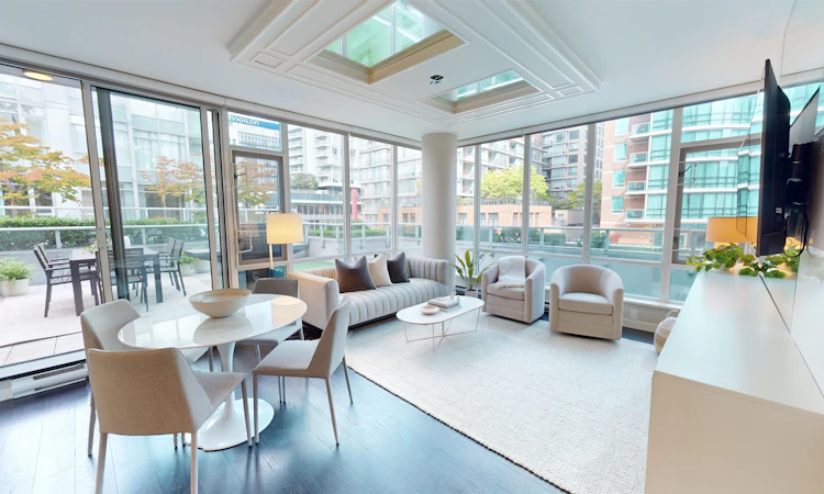505-833 Homer Street