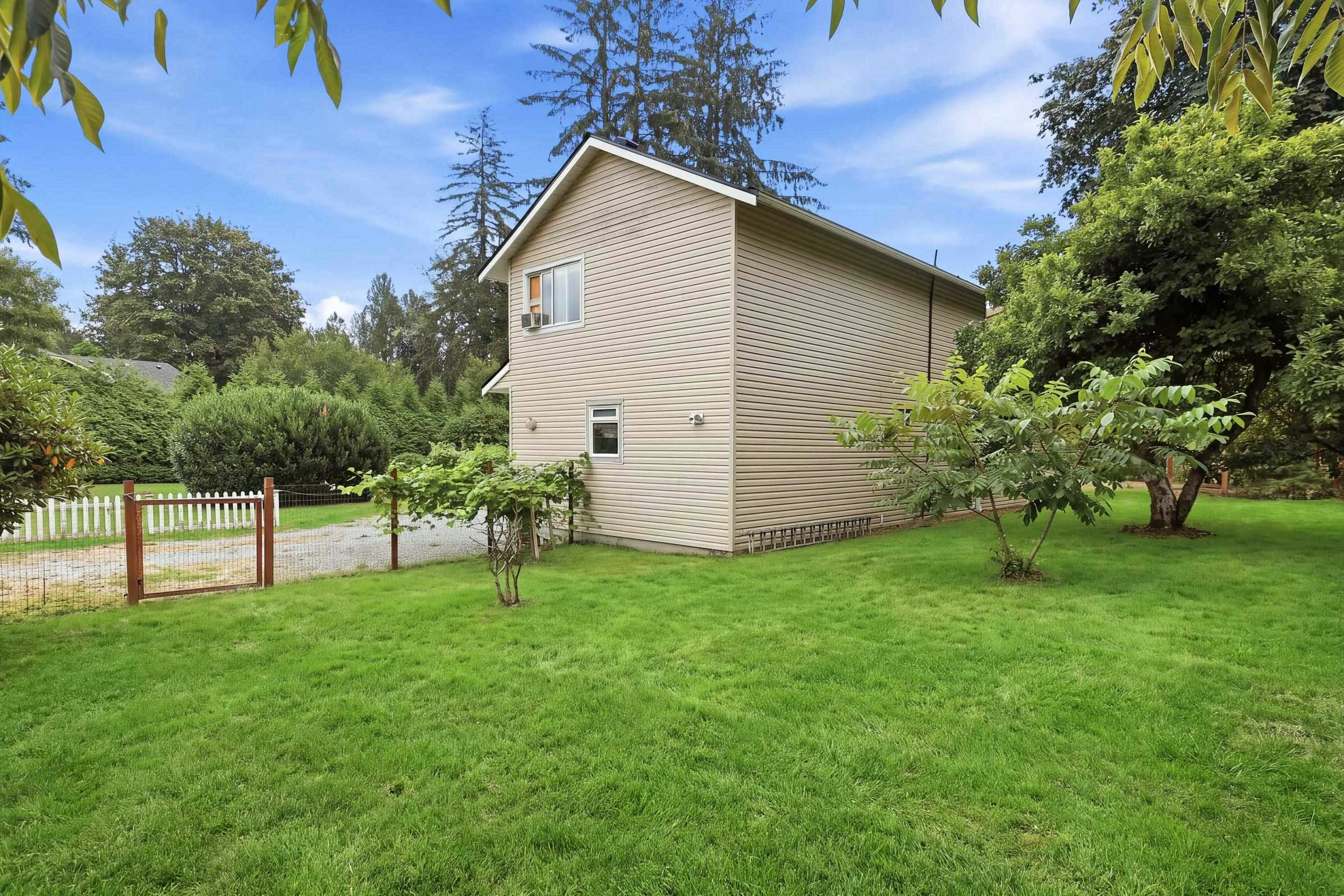 23055 132 Avenue, Maple Ridge, BC, V4R 0A8 - 23