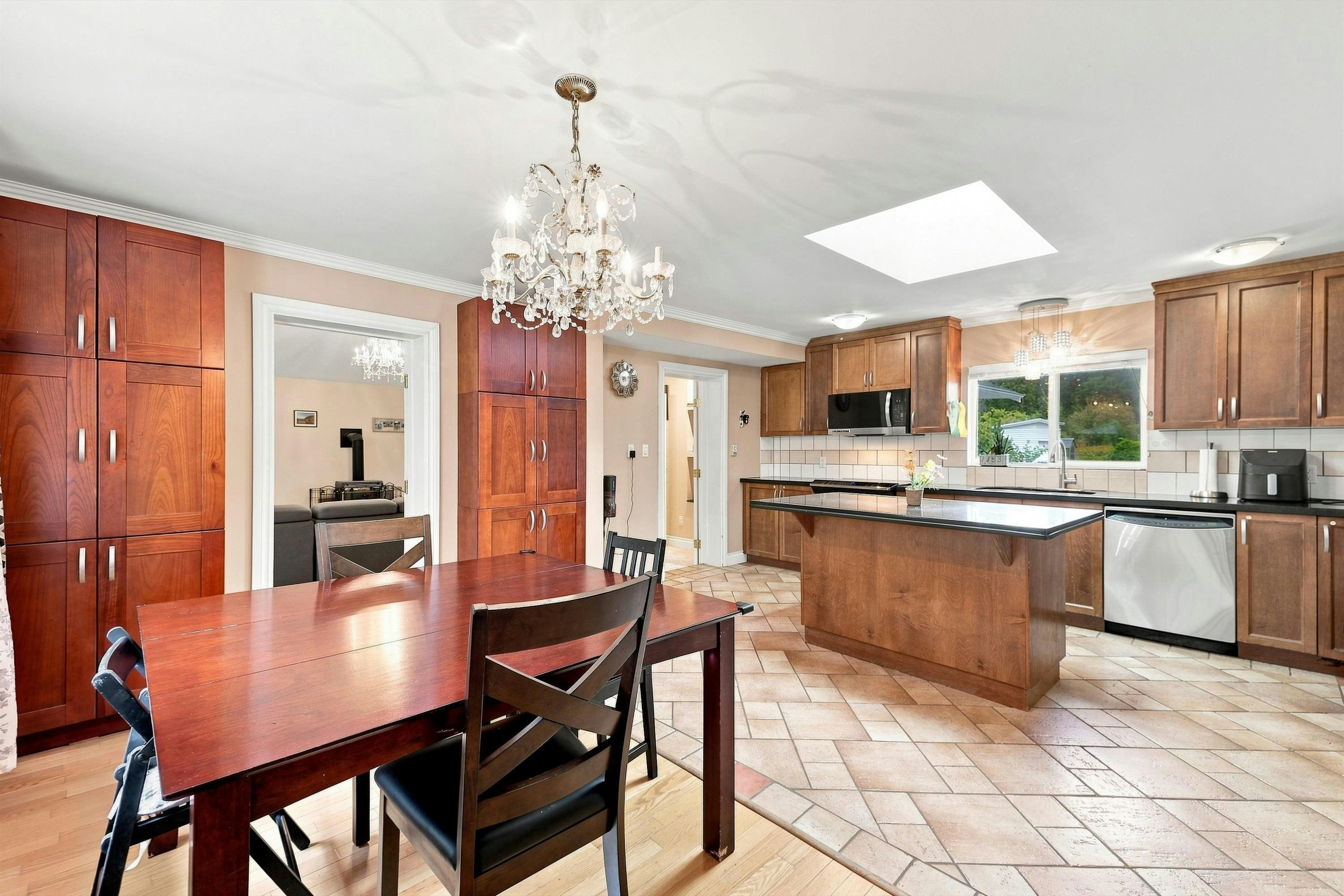 23055 132 Avenue, Maple Ridge, BC, V4R 0A8 - 3