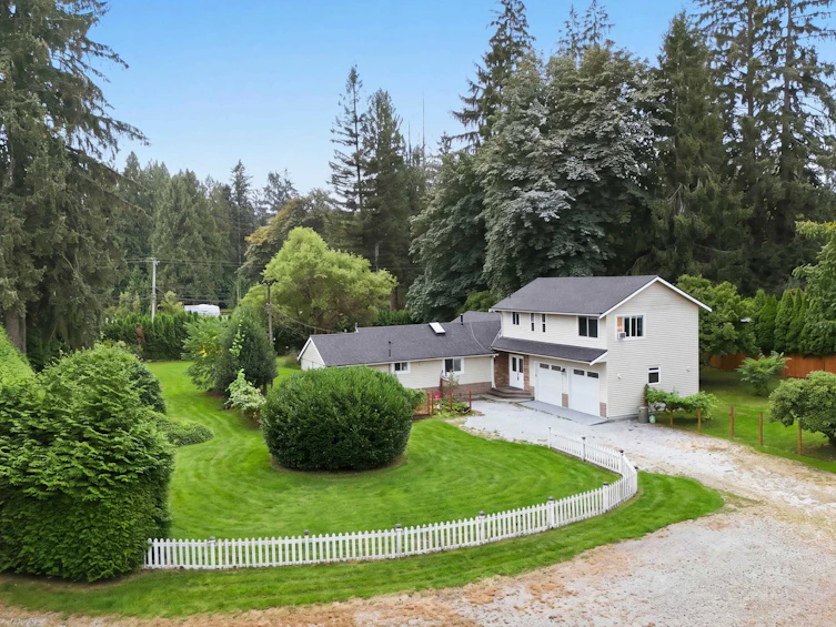23055 132 Avenue, Maple Ridge, BC, V4R 0A8 - 2