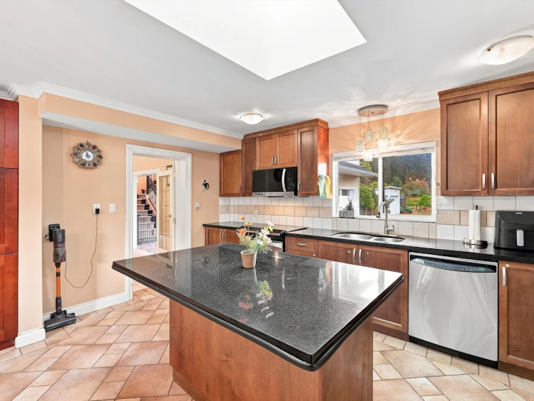 23055 132 Avenue, Maple Ridge, BC, V4R 0A8 - 10