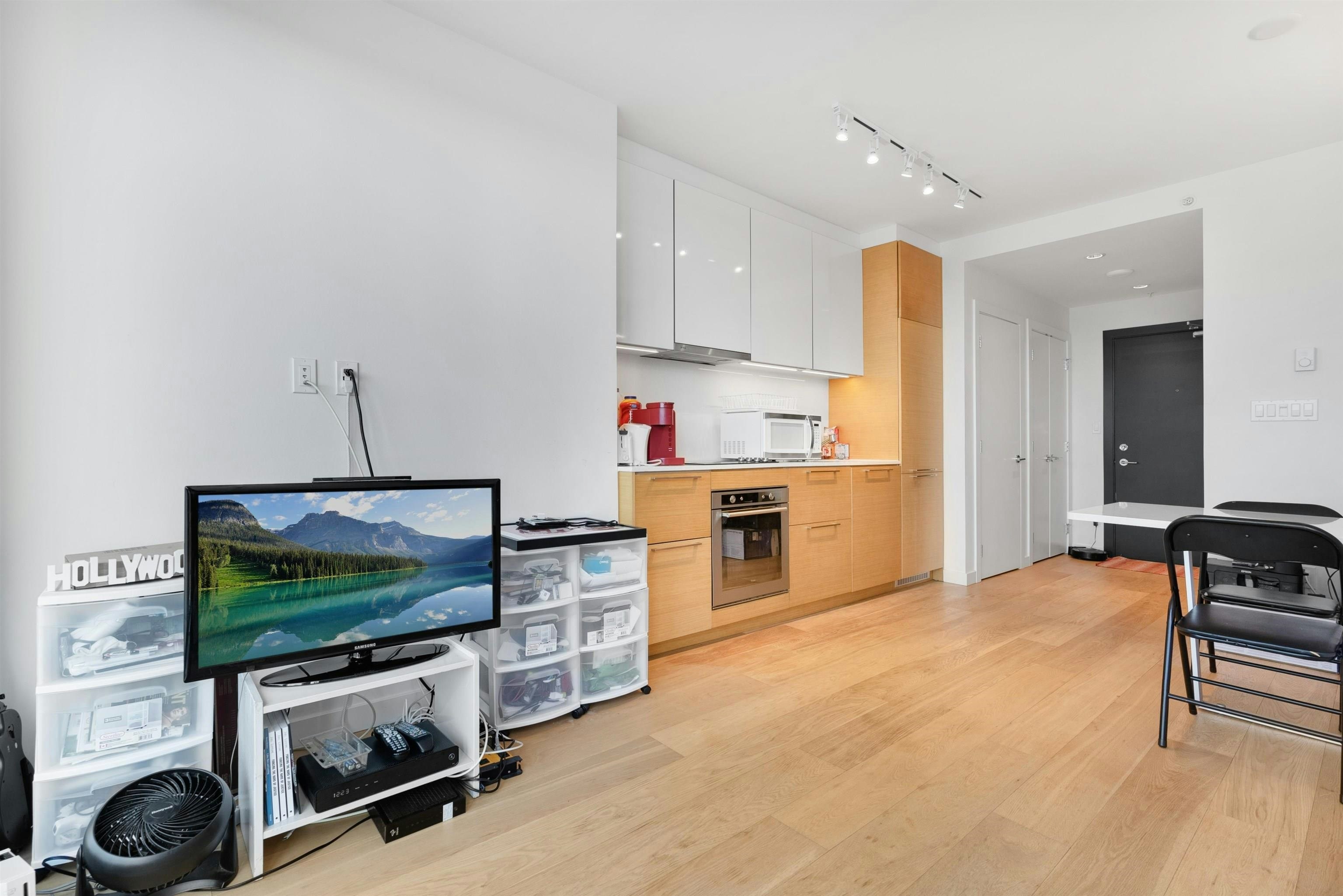 1105-13438 Central Ave, Surrey, BC, V3T 0N2 - 6