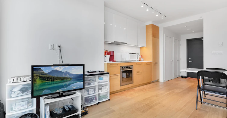 1105-13438 Central Ave, Surrey, BC, V3T 0N2 - 6