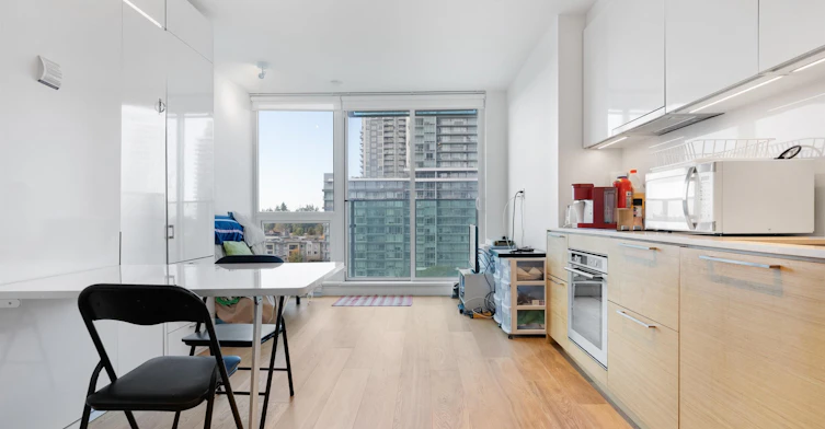 1105-13438 Central Ave, Surrey, BC, V3T 0N2 - 3
