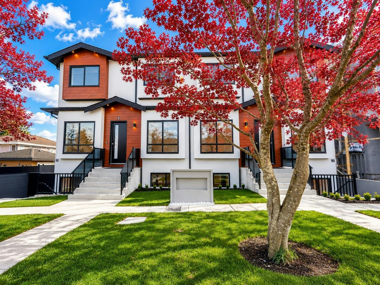 4-6692 Napier Street, Burnaby, BC, V5B 2C3
